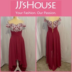 JJ’s House Off Shoulder Cinnamon Rose Prom/Special Occasion gown.  Size 6
